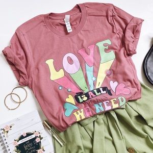 Women’s Graphic T-Shirt  Size S M L